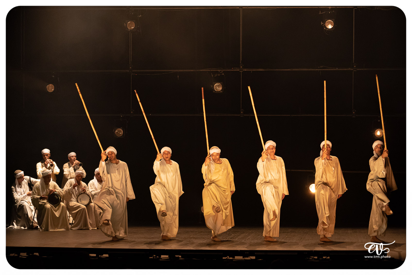 DANS LE CERCLE DES HOMMES DU NIL - CENTRE MEDHAT FAWZY DE MALLAW